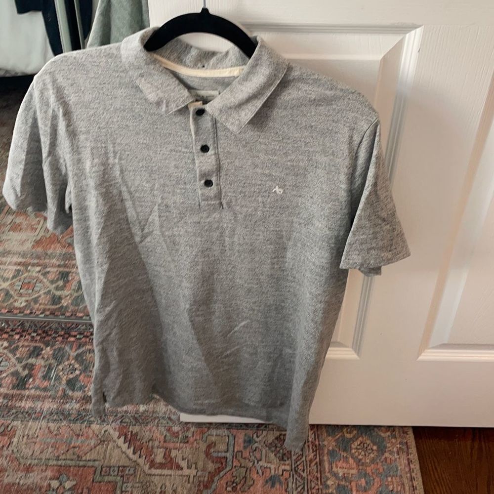 Men’s Rag & Bone standard issue polo shirt (NYC store purchase) heather grey.